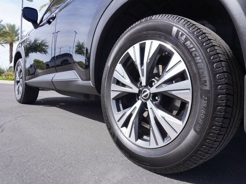 Certified 2022 Nissan Rogue SV w/ SV Premium Package FWD image 6