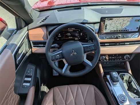 New 2025 Mitsubishi Outlander SEL image 30
