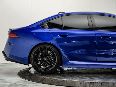 Used 2025 BMW M5 w/ Carbon Package AWD/4WD image 21