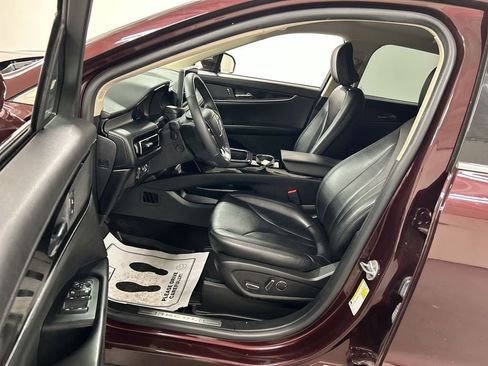Used 2022 Lincoln Nautilus AWD w/ Premium Package image 9