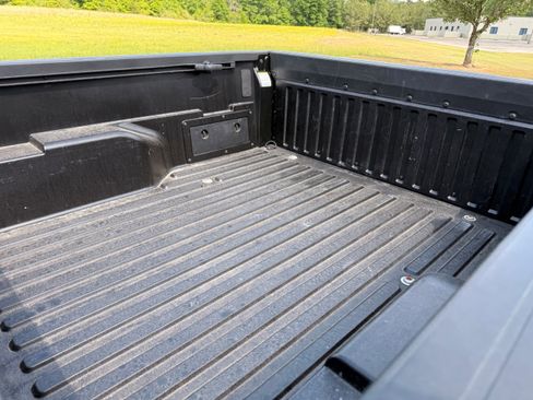 Used 2022 Toyota Tacoma SR5 RWD image 10