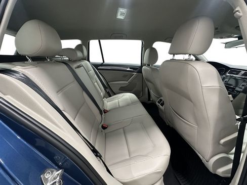 Used 2019 Volkswagen Golf Alltrack S AWD/4WD image 18