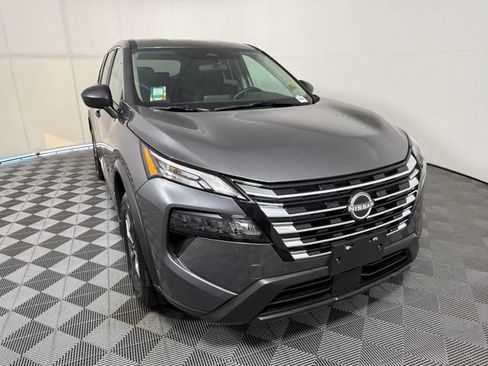 Used 2025 Nissan Rogue S AWD/4WD image 8