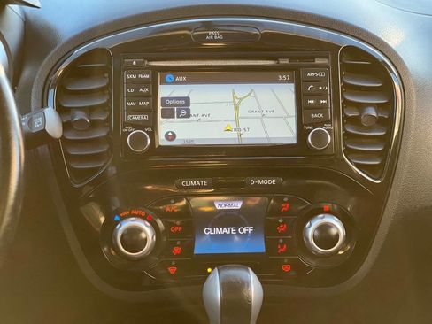 Used 2015 Nissan Juke SL image 12