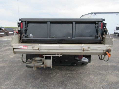 Used 2015 Ford F550 2WD Regular Cab Super Duty image 4
