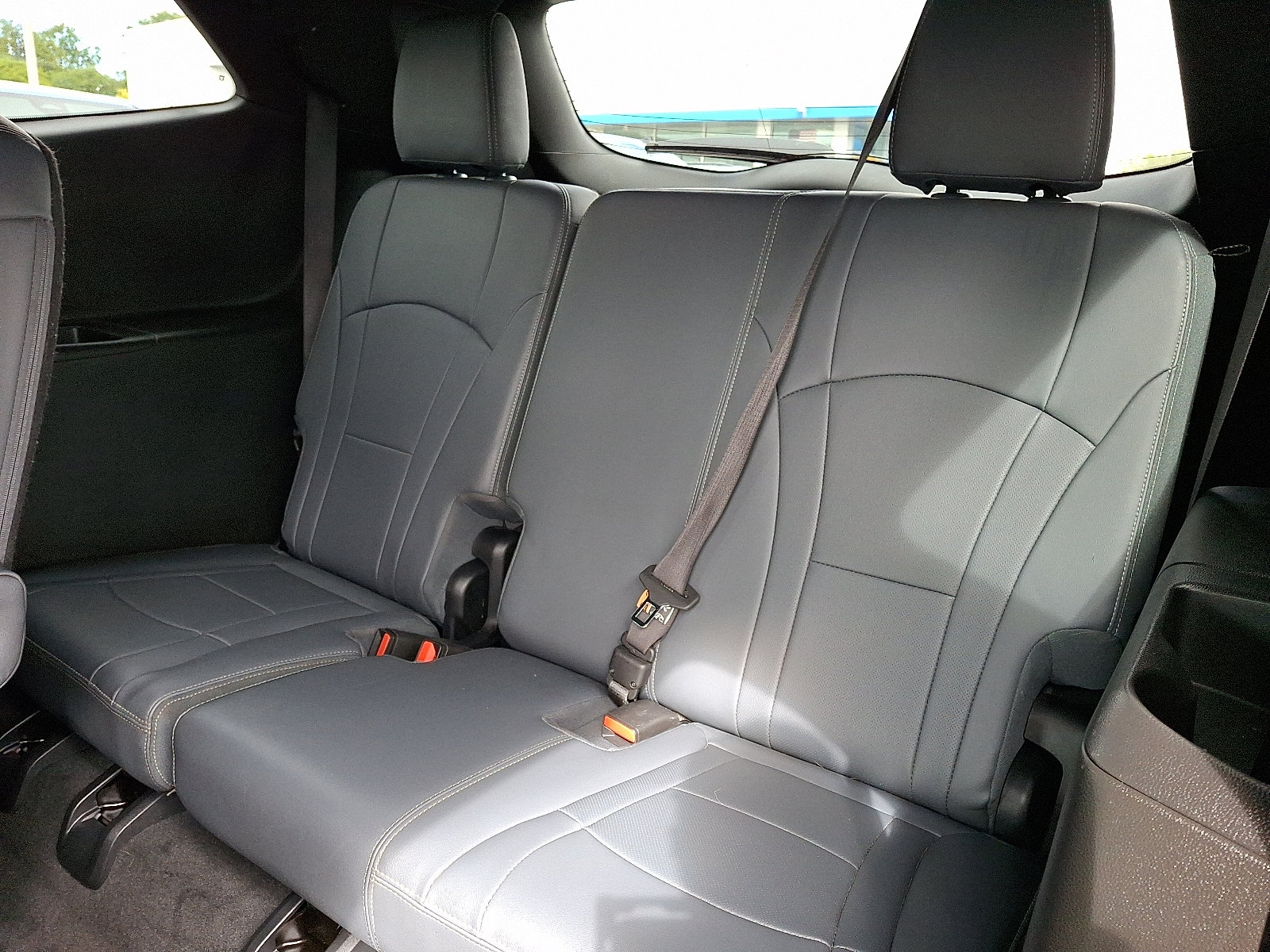 Used 2023 Buick Enclave Essence AWD/4WD image 12