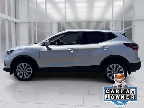 Certified 2022 Nissan Rogue Sport S FWD image 3