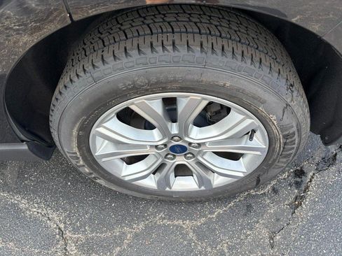 Used 2020 Ford Edge Titanium w/ Equipment Group 301A FWD image 8