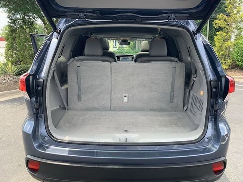 Certified 2019 Toyota Highlander XLE AWD/4WD image 34
