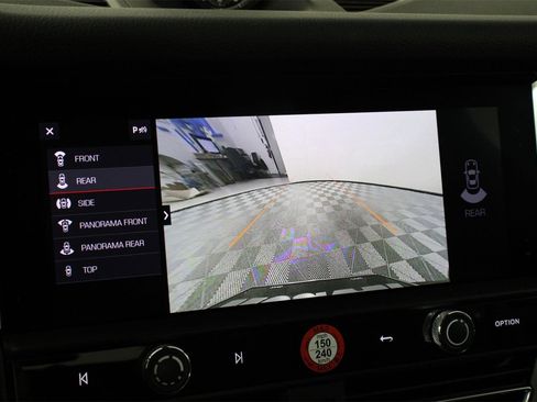 Used 2025 Porsche Macan image 17