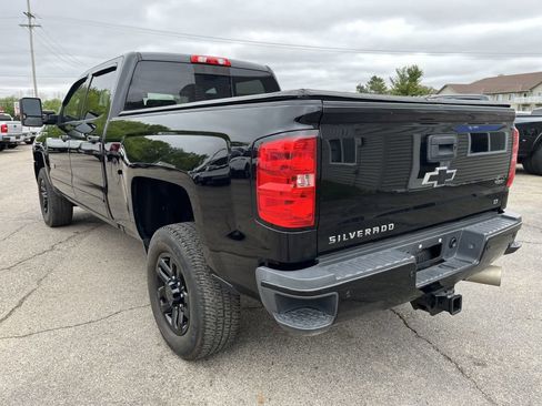 Used 2018 Chevrolet Silverado 2500 LT w/ Midnight Edition AWD/4WD image 9