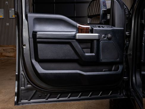 Used 2017 Ford F350 Platinum w/ Platinum Ultimate Package image 36