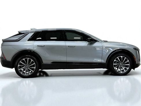Used 2024 Cadillac Lyriq Sport image 5