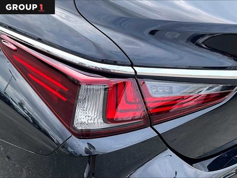 Used 2025 Lexus ES 350 w/ Premium Package image 25