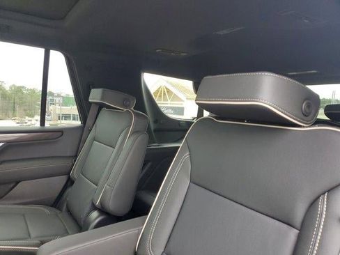 New 2026 GMC Yukon Elevation image 10