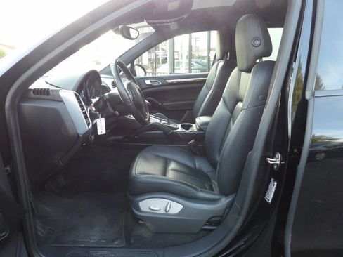 Used 2014 Porsche Cayenne image 10