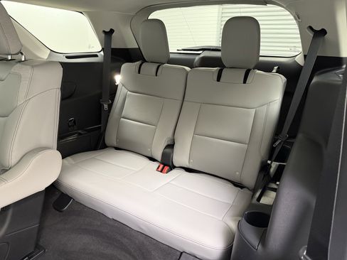 New 2025 Ford Explorer Active w/ Active Comfort Package image 20