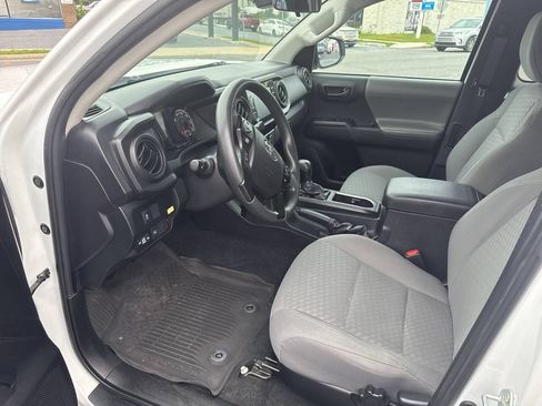 Used 2021 Toyota Tacoma SR AWD/4WD image 6