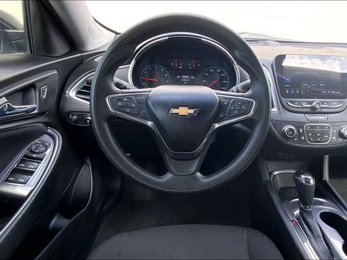 Used 2020 Chevrolet Malibu LT FWD image 14
