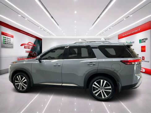 Used 2024 Nissan Pathfinder Platinum AWD/4WD image 4