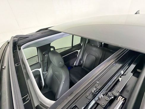 Used 2025 Land Rover Defender 110 S image 14