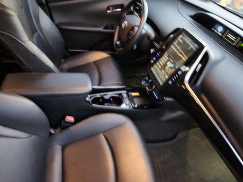 Used 2021 Toyota Prius Prime Limited image 23