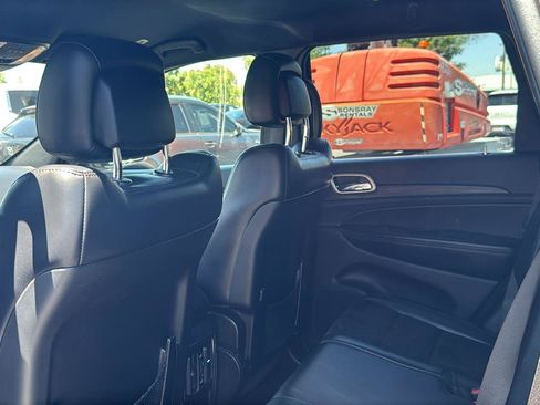 Used 2020 Jeep Grand Cherokee Altitude RWD image 24