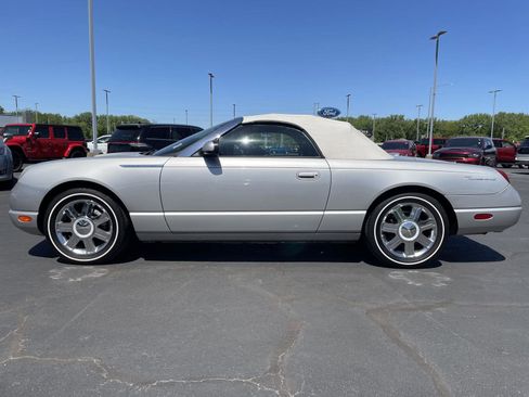 Used 2005 Ford Thunderbird RWD image 2