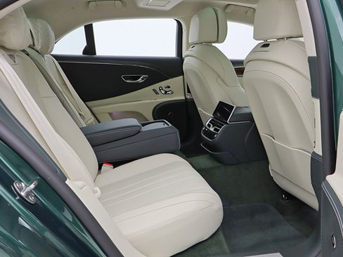 New 2026 Bentley Flying Spur Plug-In Hybrid image 44