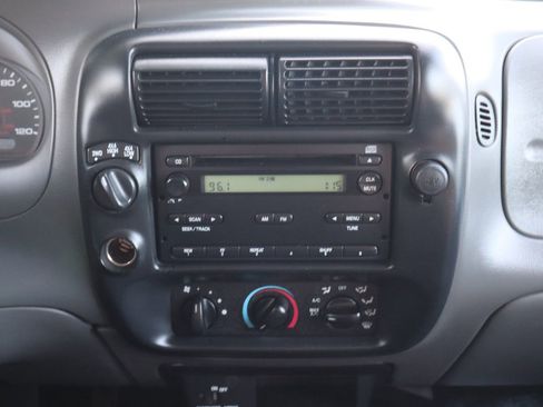 Used 2004 Ford Ranger XLT image 26