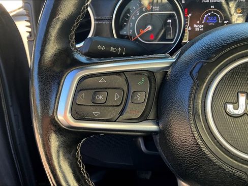 Used 2020 Jeep Gladiator Overland w/ LED Lighting Group image 11