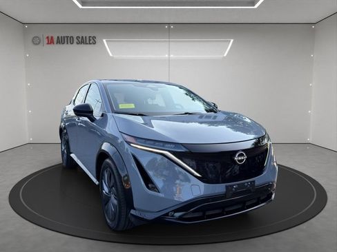 Used 2023 Nissan Ariya AWD image 7