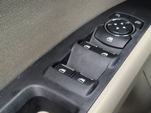 Used 2019 Ford Fusion SE FWD image 27