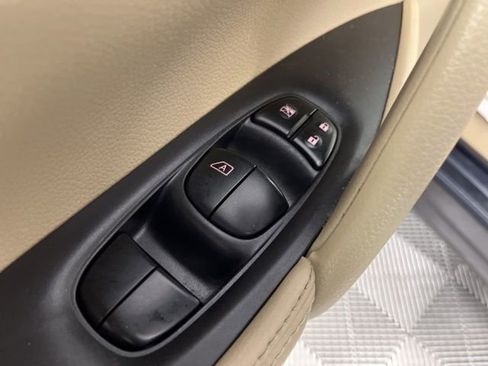 Used 2015 Nissan Rogue SL w/ SL Premium Package image 33