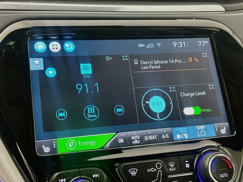 Used 2019 Chevrolet Bolt Premier w/ Infotainment Package FWD image 21