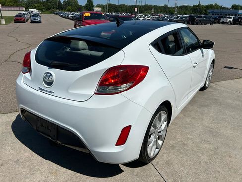 Used 2013 Hyundai Veloster w/ Style Pkg FWD image 5