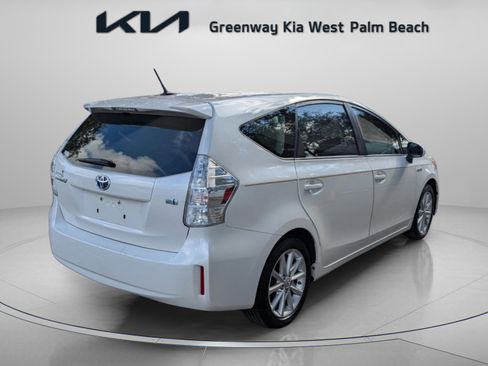 Used 2013 Toyota Prius V Five image 8