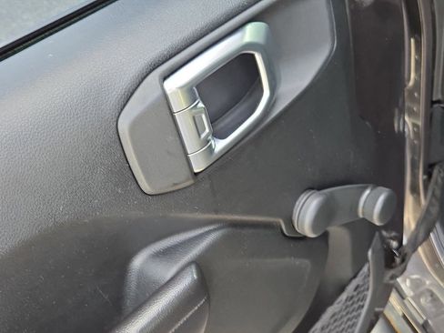 Used 2020 Jeep Wrangler Unlimited Sport image 16