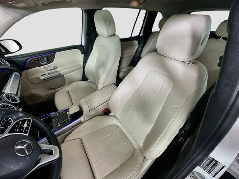 Certified 2022 Mercedes-Benz GLB 250 4MATIC image 24