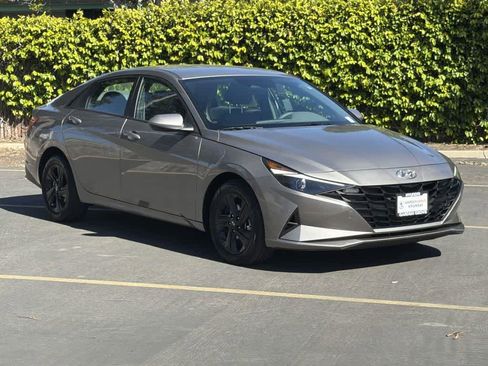 Used 2023 Hyundai Elantra SEL w/ Cargo Package image 8