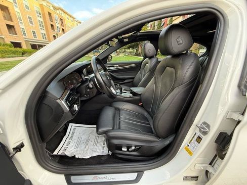 Used 2020 BMW 530i w/ Convenience Package RWD image 31