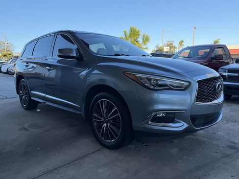 Used 2018 INFINITI QX60 Base 4dr SUV image 2