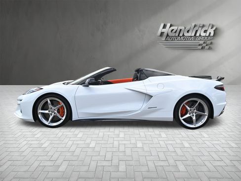 Used 2025 Chevrolet Corvette E-Ray w/ Stealth Interior Trim Package AWD/4WD image 7