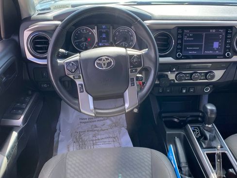 Used 2022 Toyota Tacoma SR5 w/ Technology Package RWD image 10