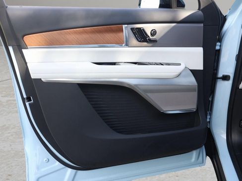 New 2026 Cadillac Vistiq Sport image 10