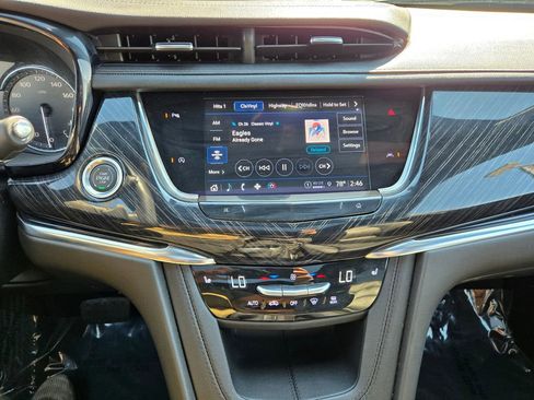 Used 2022 Cadillac XT6 Premium Luxury image 31
