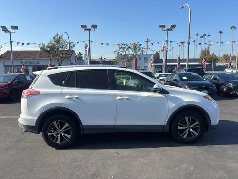 Used 2016 Toyota RAV4 XLE FWD image 3