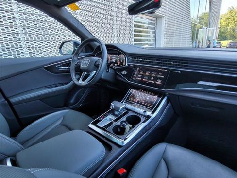 Used 2022 Audi Q8 Prestige AWD/4WD image 22