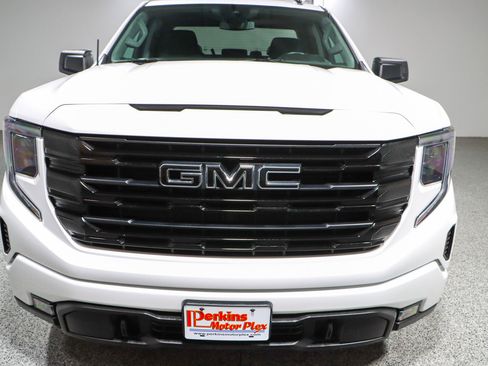 Used 2023 GMC Sierra 1500 Elevation image 4