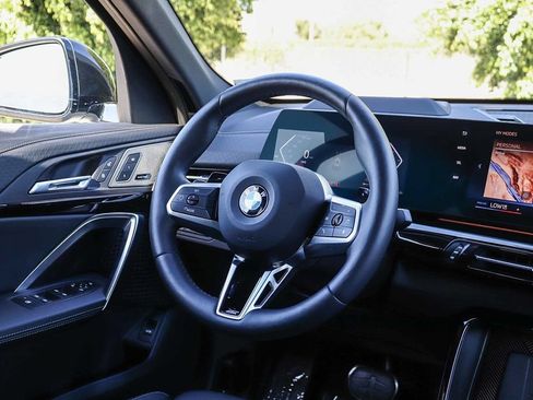 Used 2026 BMW X2 xDrive28i w/ Technology Package AWD/4WD image 16